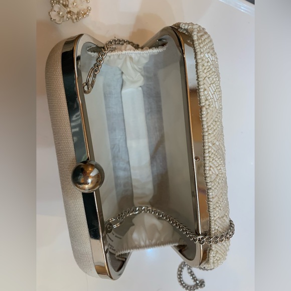 Mrs. Beaded cross body clutch- white & gold w/ silver chain - Picture 4 of 4